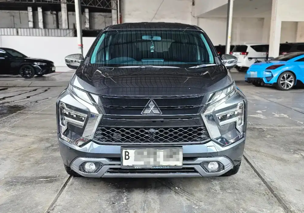 Mitsubishi Xpander Ultimate AT Matic 2025 Abu2 Mulus Siap Pakai