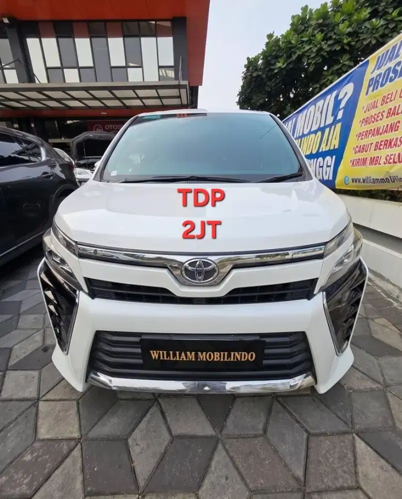 Toyota Voxy 2.0 Matic Tahun 2021 Kondisi Mulus Terawat Istimewa