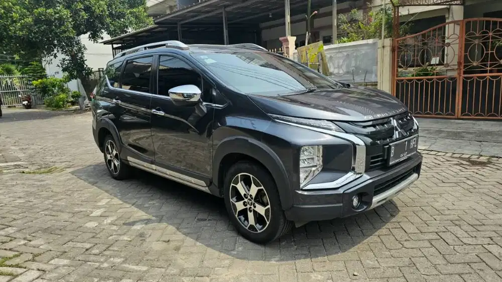 XPANDER CROSS 2022 Pemakaian Pribadi Tangan Pertama Km 54000