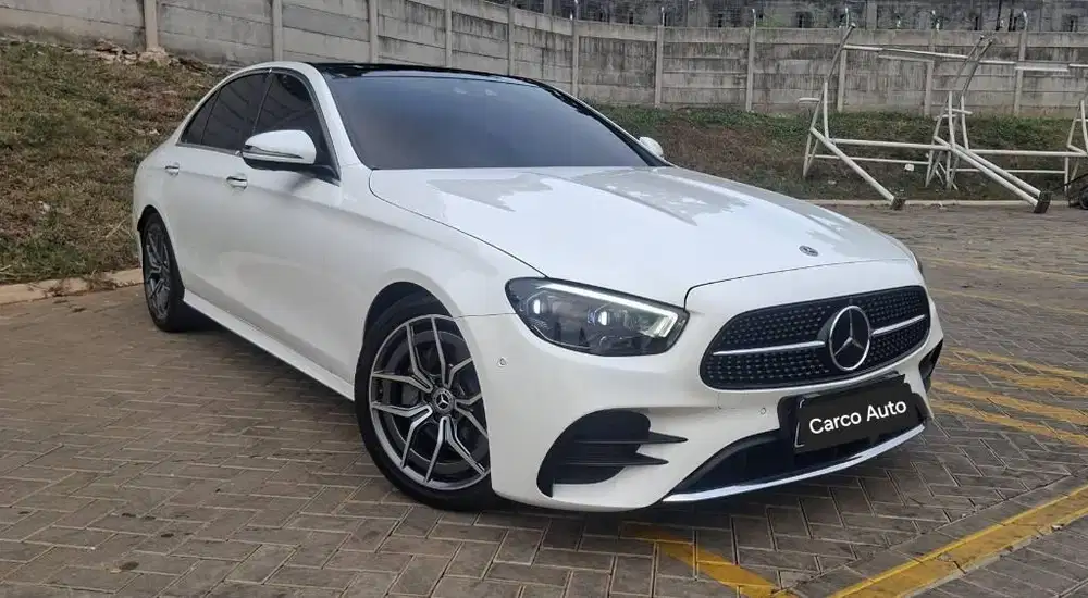 Merceses Benz E300 ( W213 ) 2022 White On Black