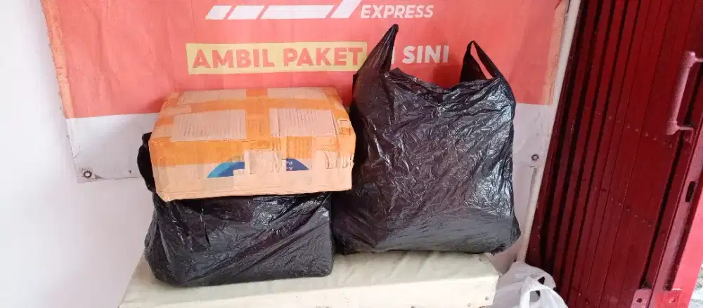 Dibutuhkan kurir ekspedisi