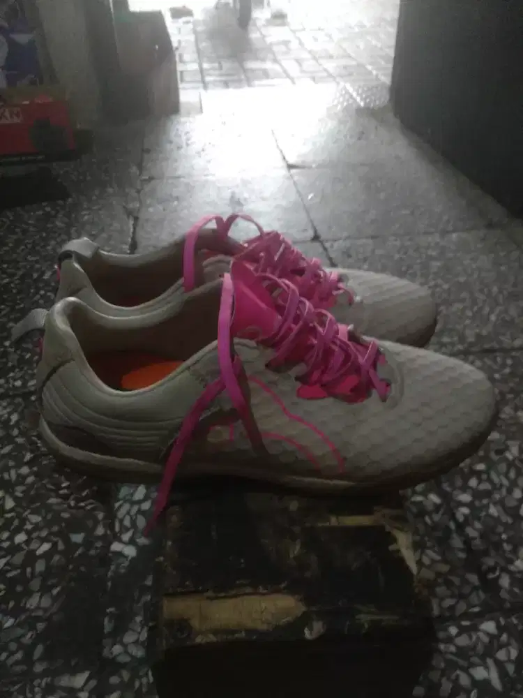 Sepatu futsal merk ortuseight
