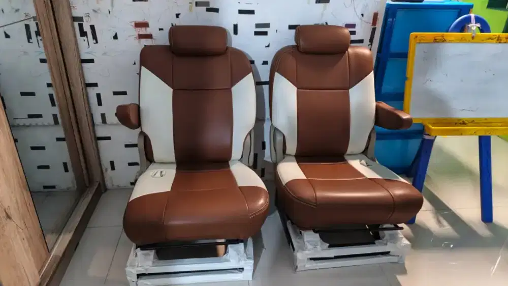 Jok mobil innova venturer
