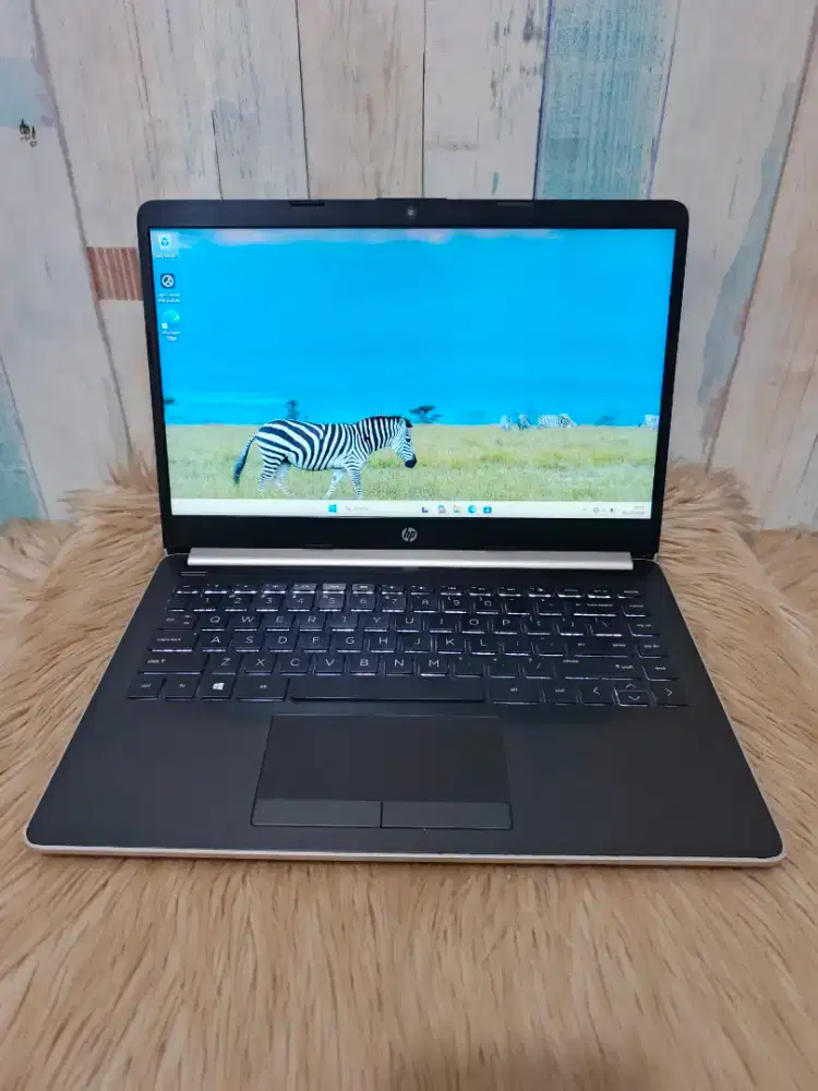 HP 14s-cf1047TU Celeron 4205U Ram 4 SSD 256