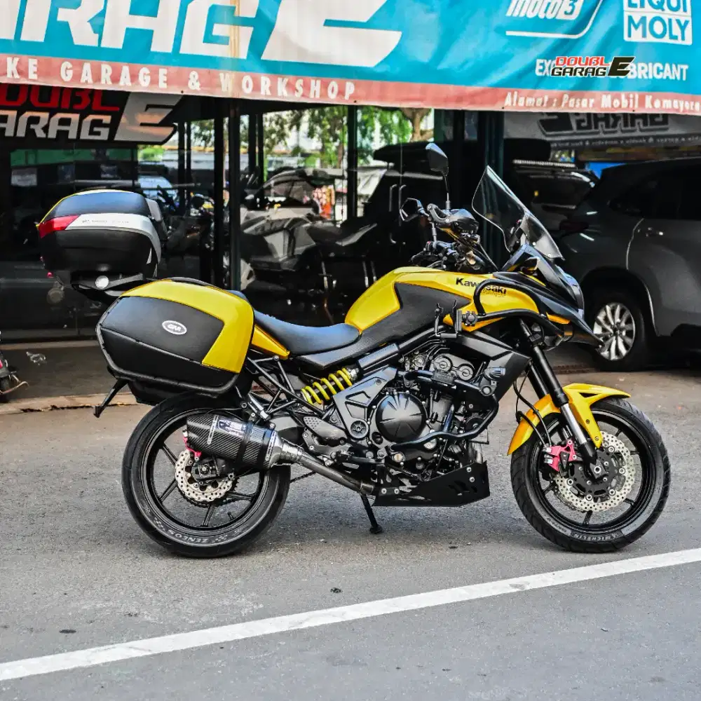 KAWASAKI VERSYS 650 ABS
NIK 2012  
Limited Color Kuning
SIAP TOURING