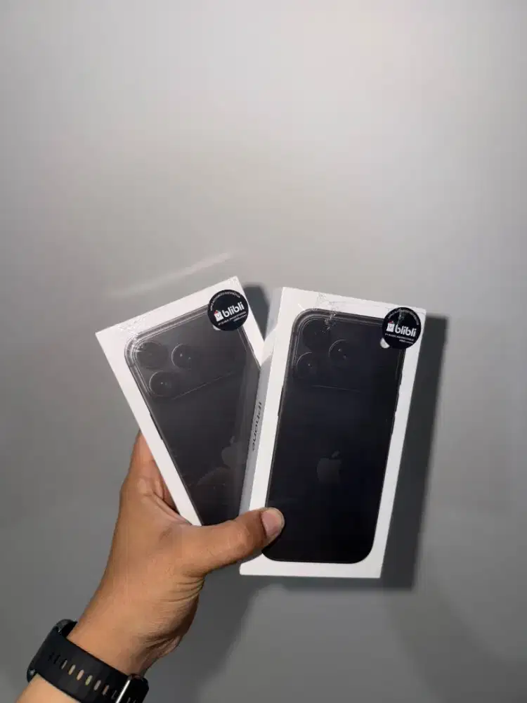 iPhone 18 pro hitam