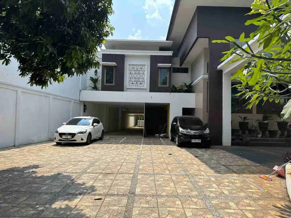 Dijual rumah strategis mewah 3 lantai pejaten pasar minggu