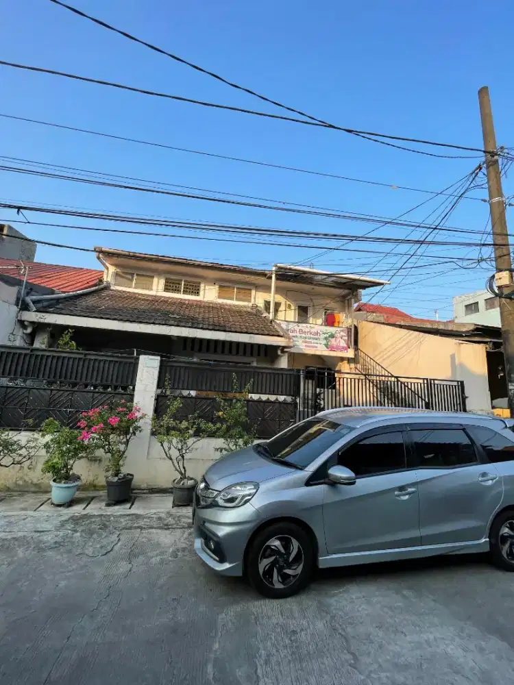 Dijual Rumah 2 lantai 1 nya dikontrakan