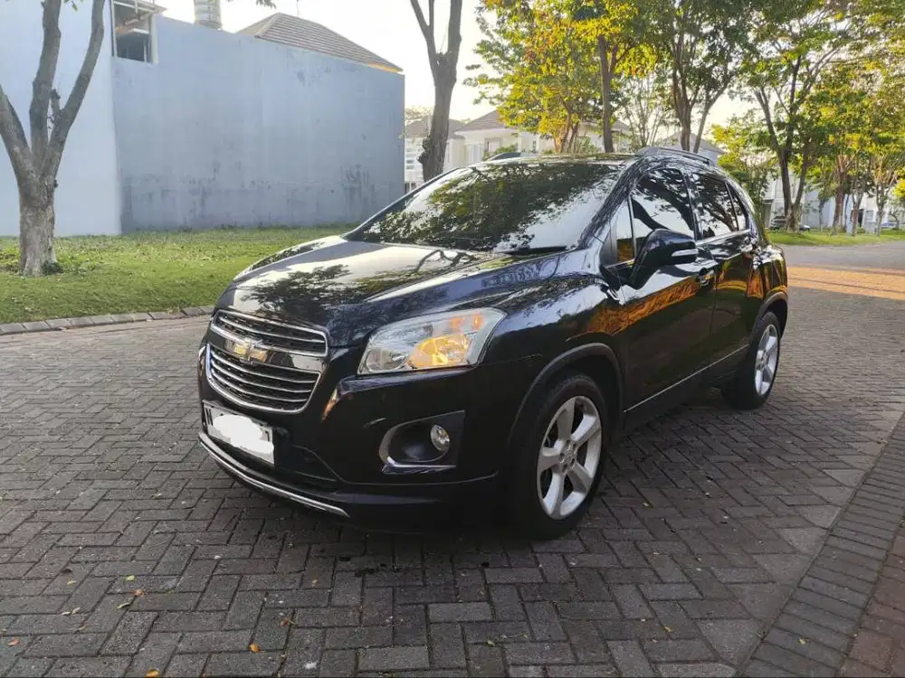 CHEVROLET TRAX 2016 HITAM LTZ AT TERTINGGI SUNROOF