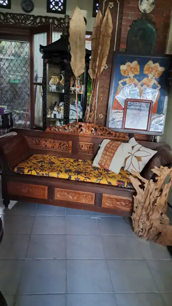 Sofa kayu ukir Jepara