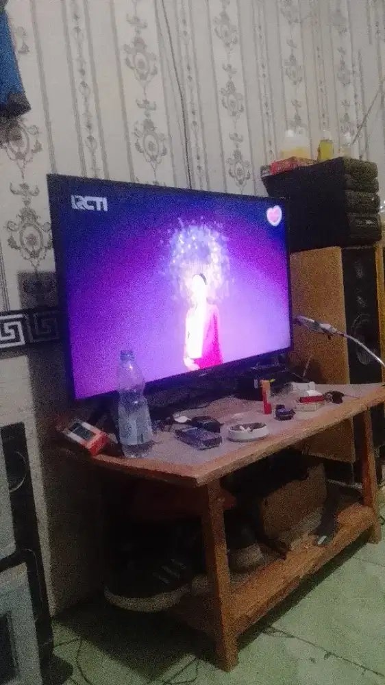 Led tv 42 inch analog merk sharp