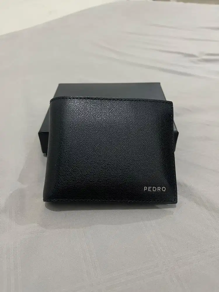 Dompet PEDRO Men’s Full-Grain Leather Wallet with Insert