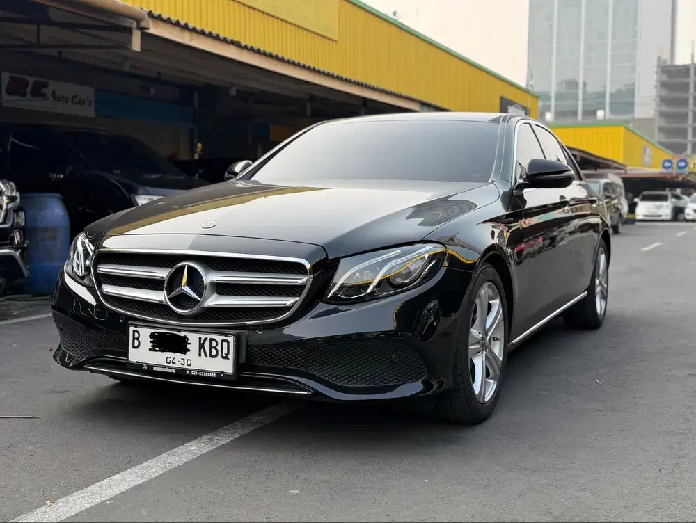 MERCY E250 AT 2018 HITAM