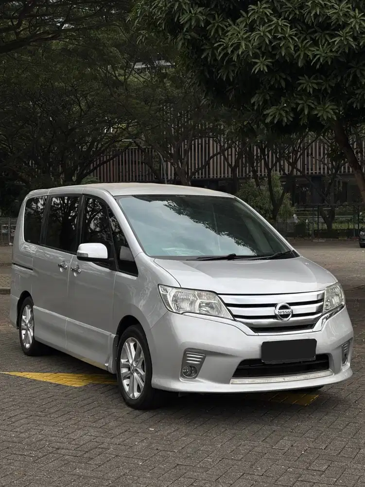 Nissan Serena 2.0 HWS Highway Star AT Matic 2014