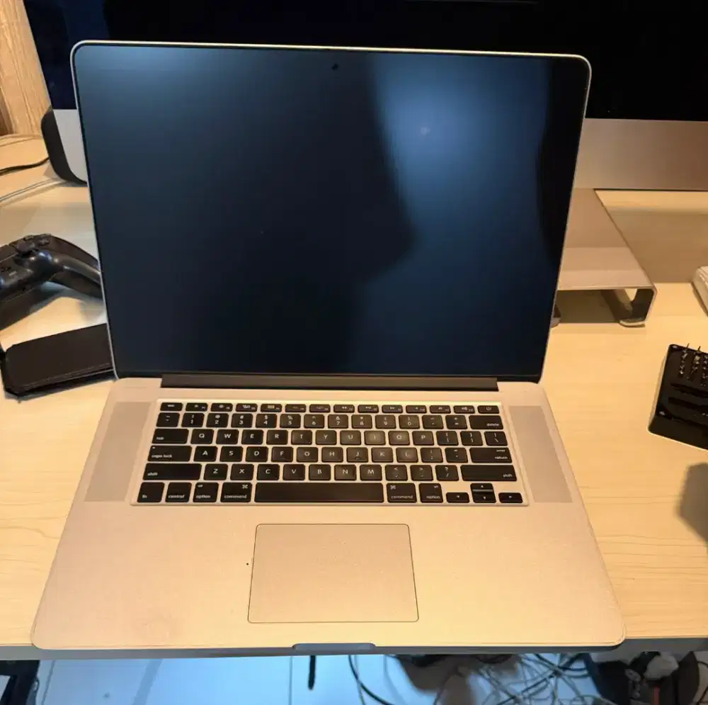 MacBook Pro 2015 15 Inch Retina Display

Core i7
16GB Ram
256GB SSD