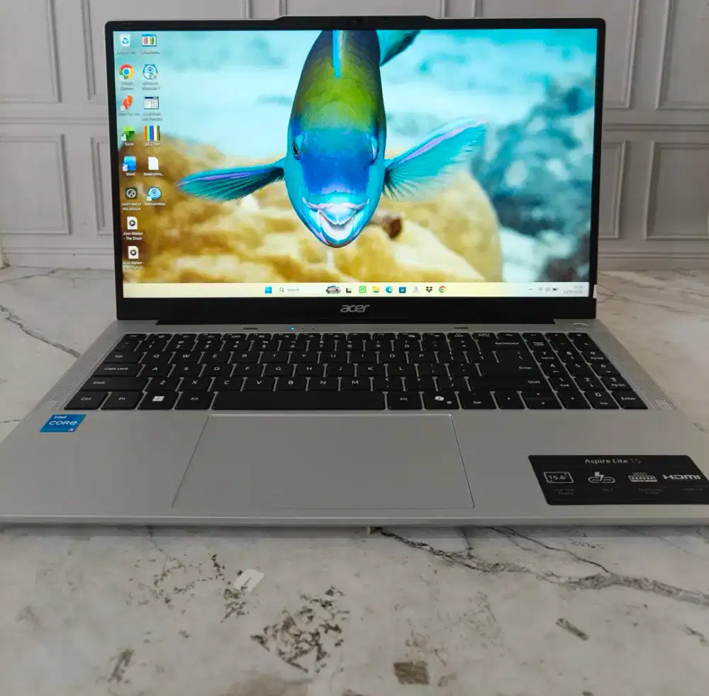Acer aspire lite AL 15-71p itel i5 gen 12 8gb