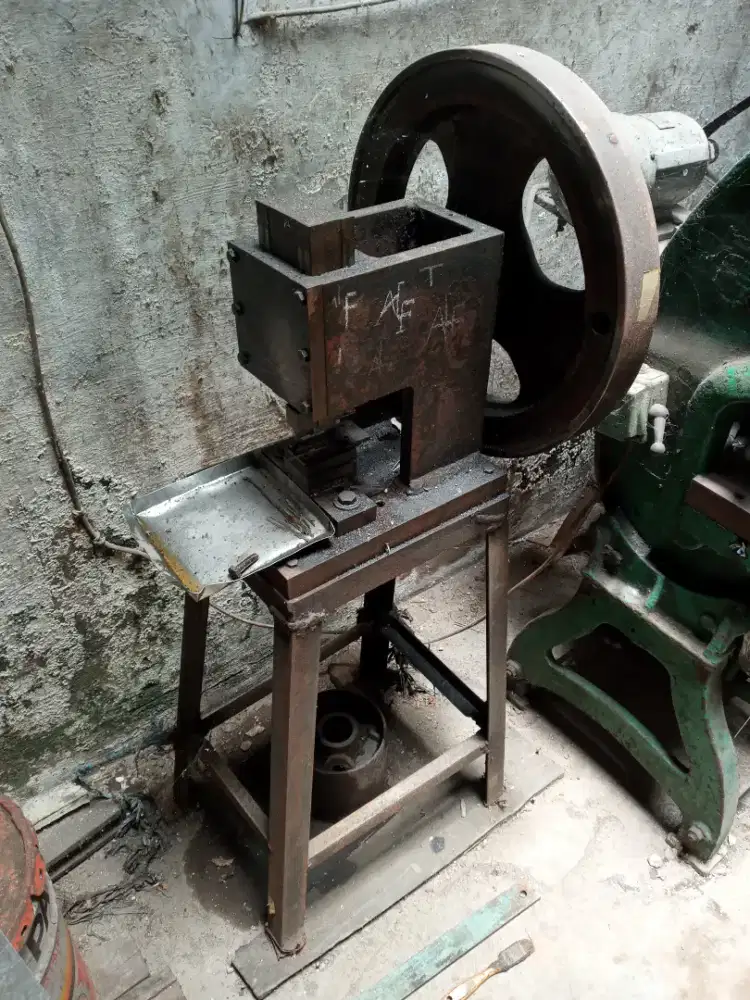 Mesin Hand Press Multifungsi