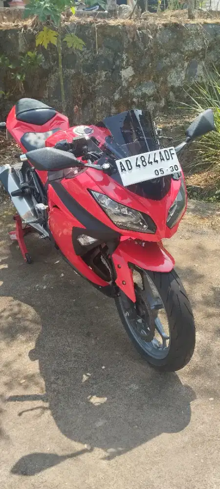 Kawasaki ninja fi  tahun 2015 dua silinder