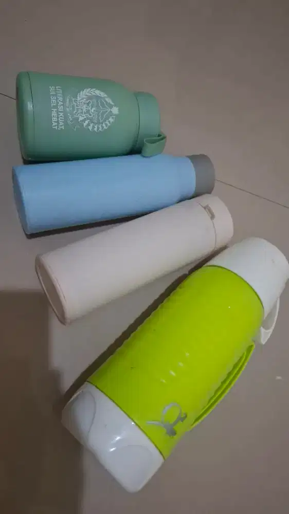 Harga untuk 1 termos + 3 tumbler