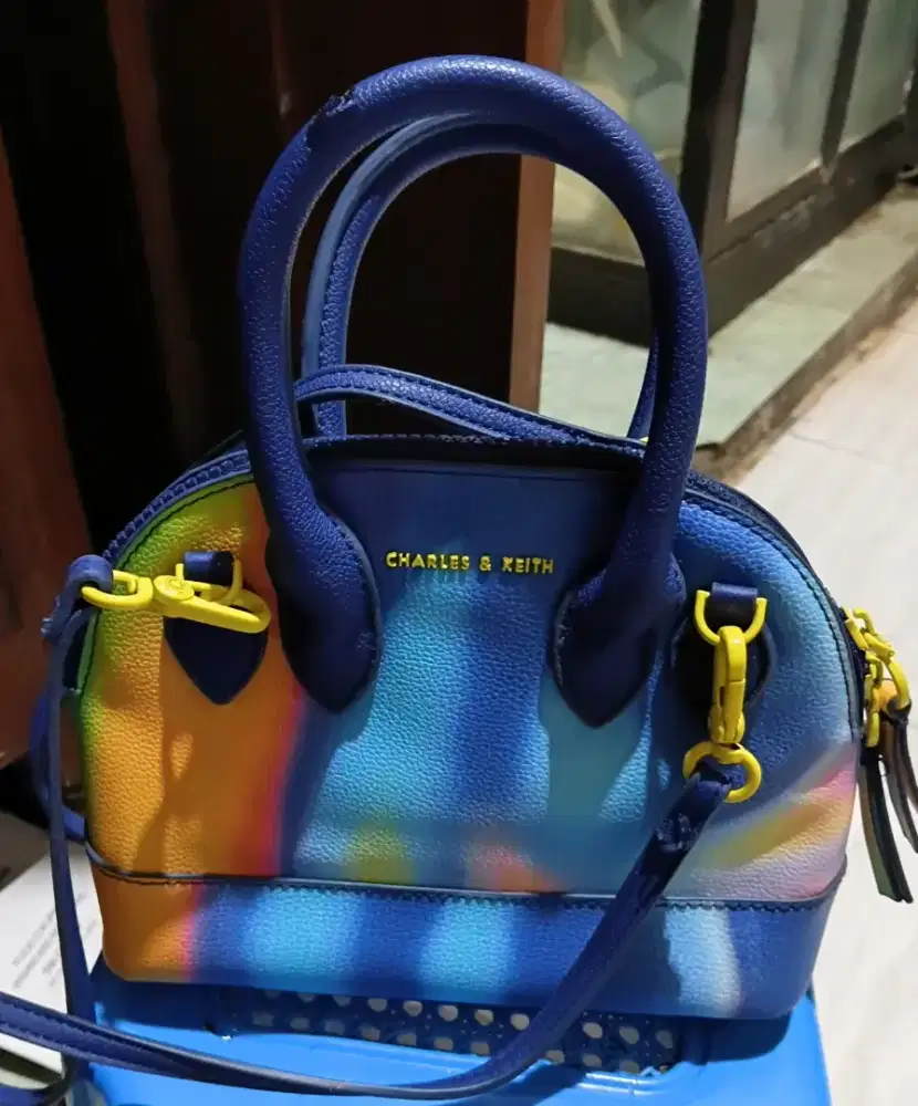Bundling tas coach vintage with, charles&keith, hobo gap