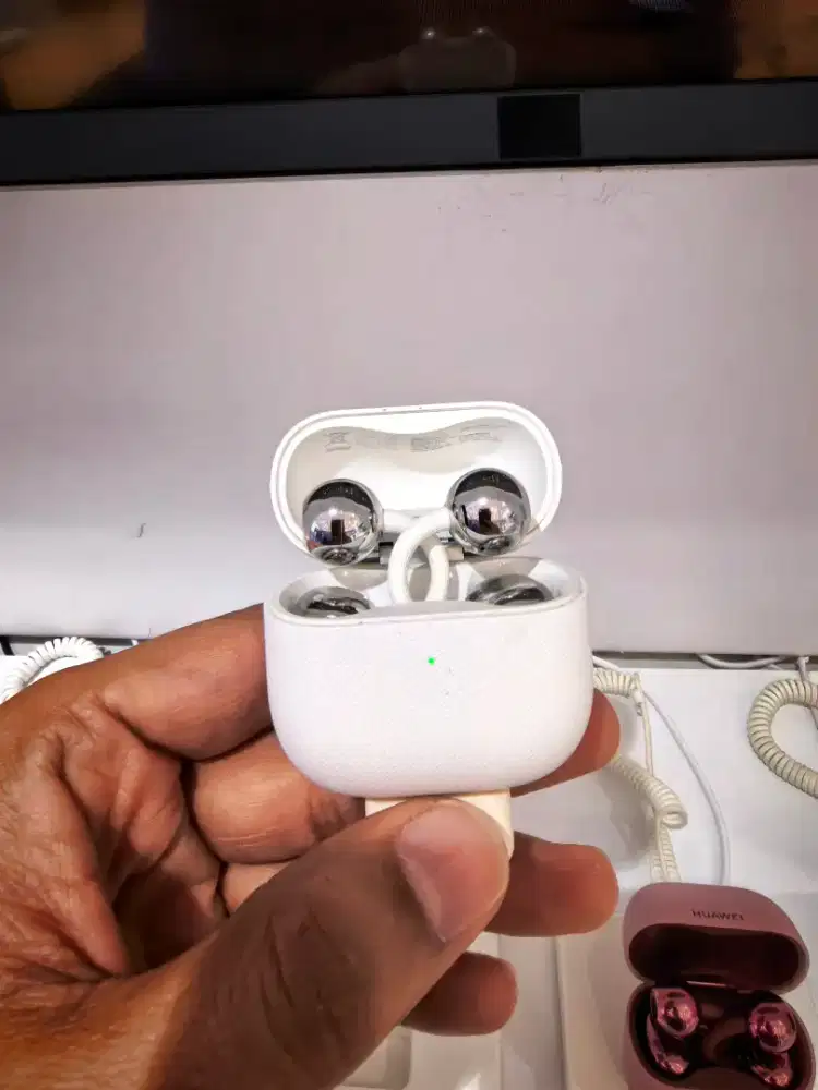 HUAWEI FREECLIP 2 FREE ACCESSORIES
