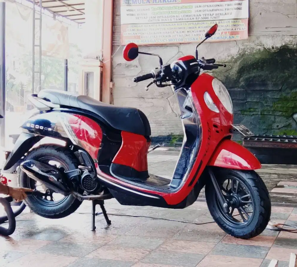 Jual motor Scoopy merah