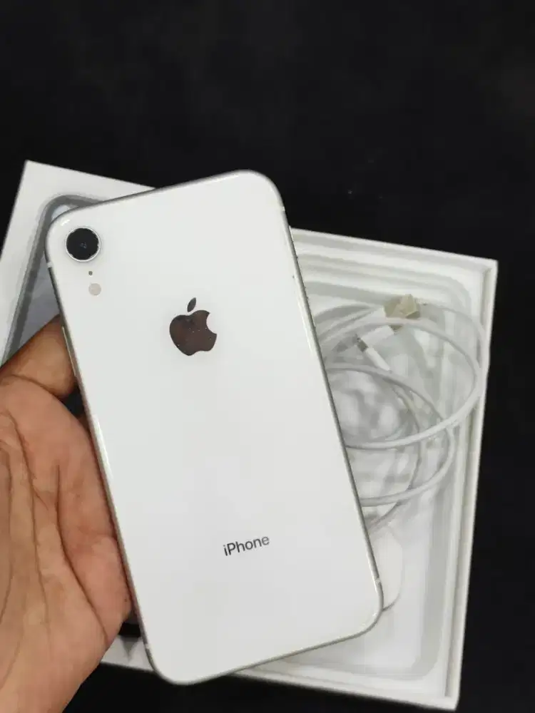 Iphone XR 128gb bh73% mulus sinyal keblokir