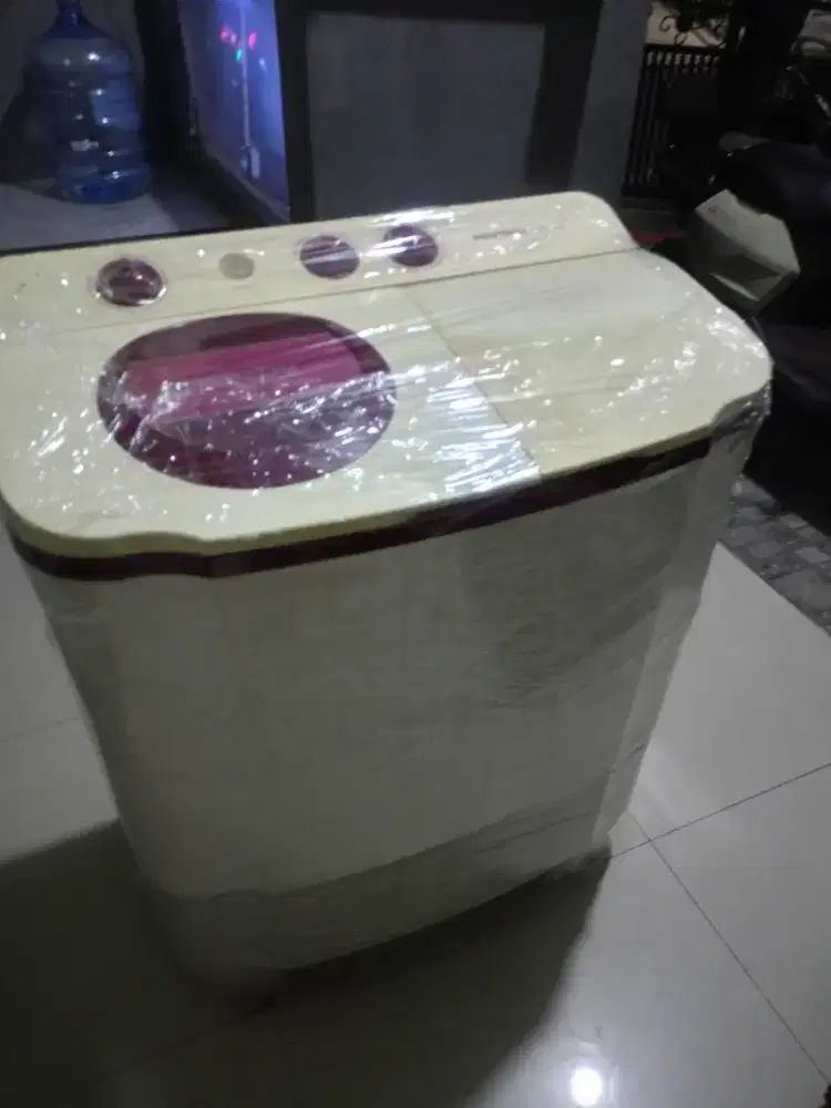 Mesin cuci 2 tabung merk Polytron 7kg mulus siap pakai