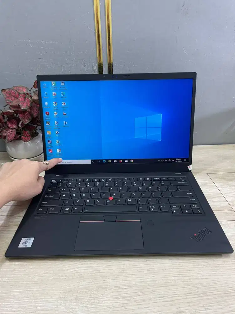 LAPTOP LENOVO X1 CARBON TH8 i7 GEN10 16/256 LAYAR 14 INCH TOUCH *ET