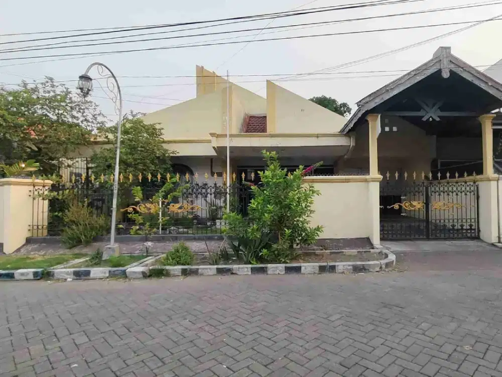 Rumah Kawasan Elit Manyar Kertoarjo