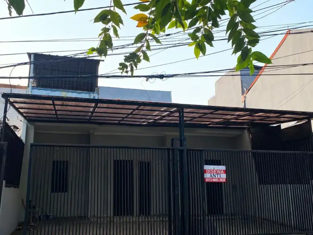 MURAH !! DISEWAKAN RUMAH DI PINGGIR JALAN DAERAH USAHA