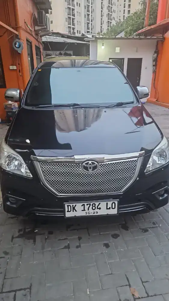 Kijang Innova e