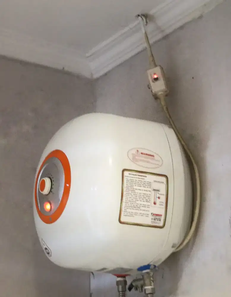 Water heater Ferolli 15L kondisi 90% mulus