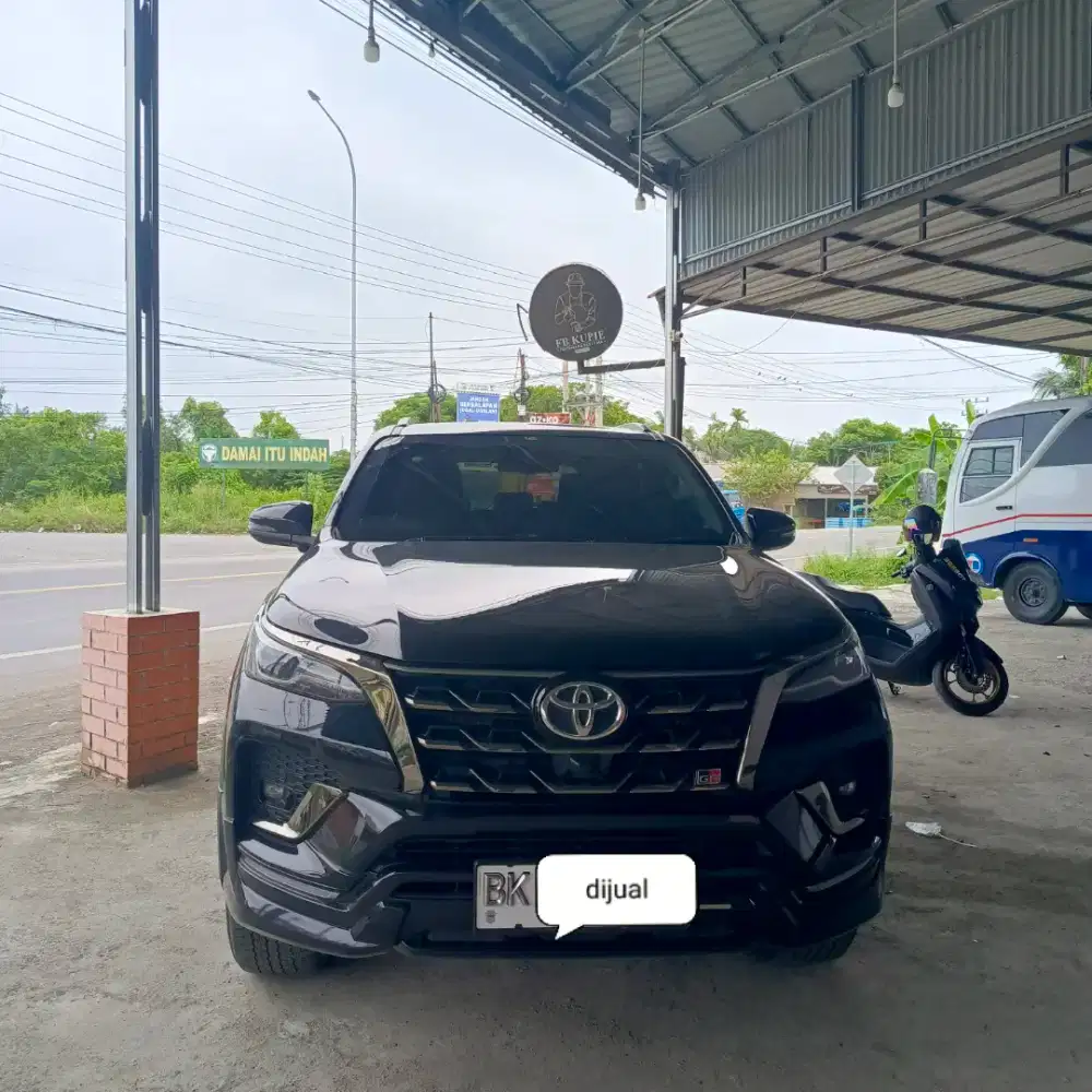 Dijual toyota fortuner 2.8 gr A/T 2024