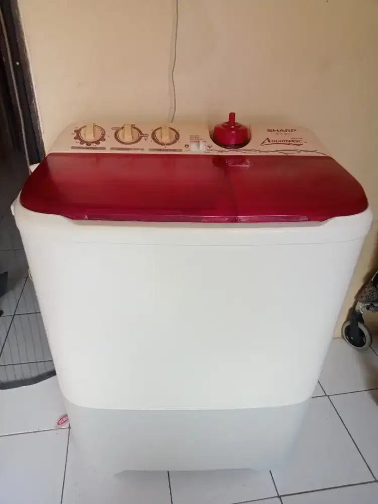 Mesin cuci 2tabung merk SHARP ES-T70CL