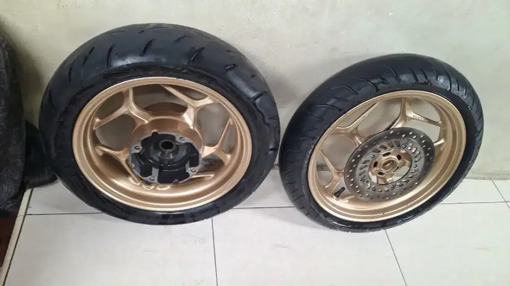 Velg pcx 160 repaint gold