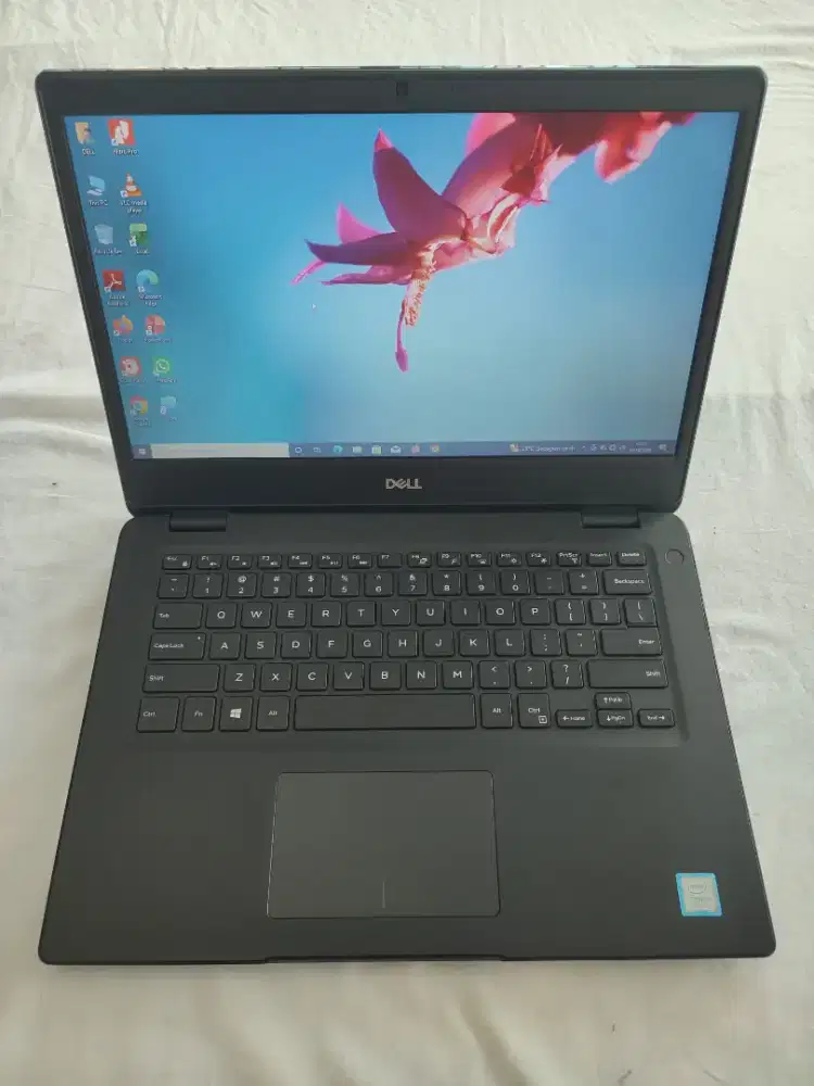 Dell Latitude 3400 • Core i8-8265U 1.8 ghz • Ram 8 gb • SSD 128 GB