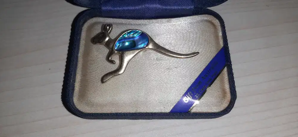 Bros Vintage Ariki New Zealand Kangaroo 22k Gold Plated Original Box
