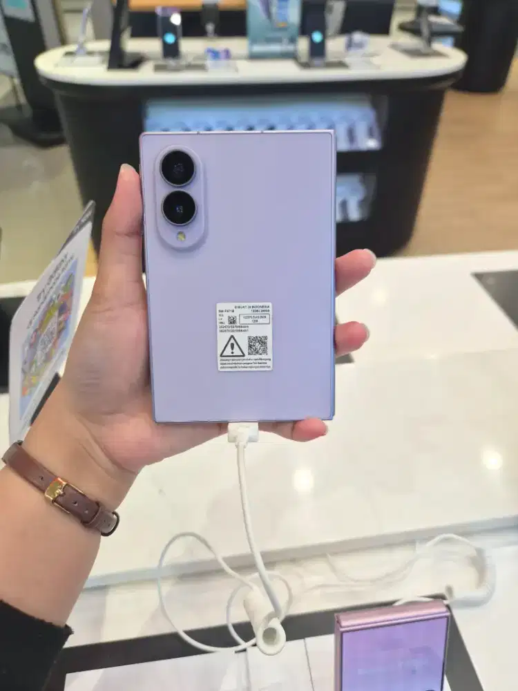 Samsung Z Fold8 (cicilan 0%)