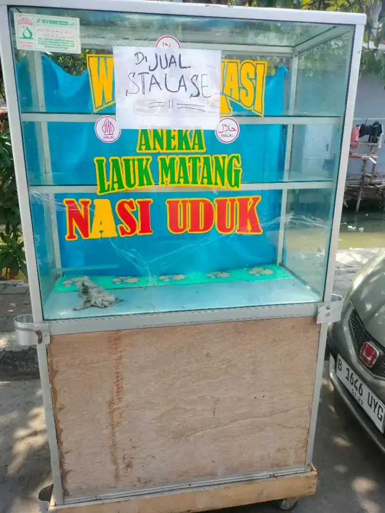 Dijual etalase bekas dagang nasi uduk