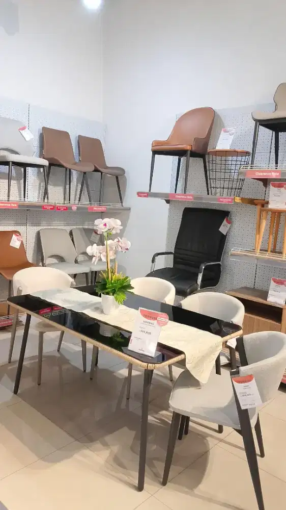 ARDEN DINING CHAIR 4 + SANBERG DINING TABLE
