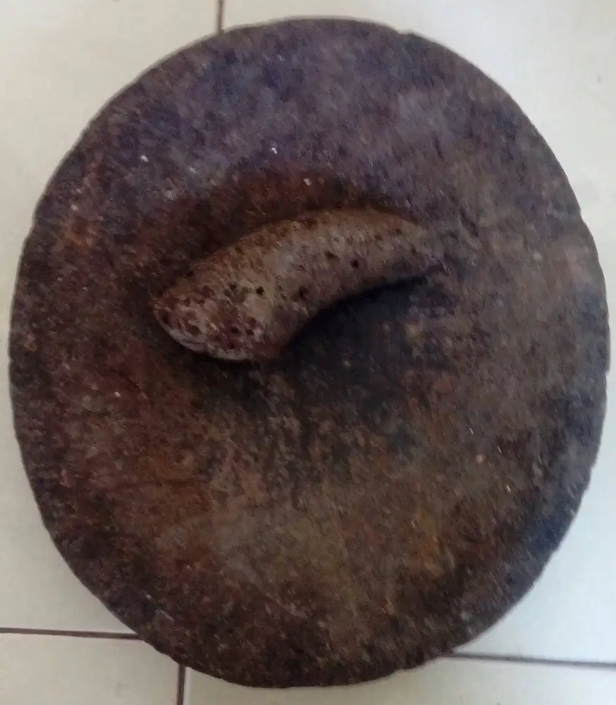 Cobek batu oval