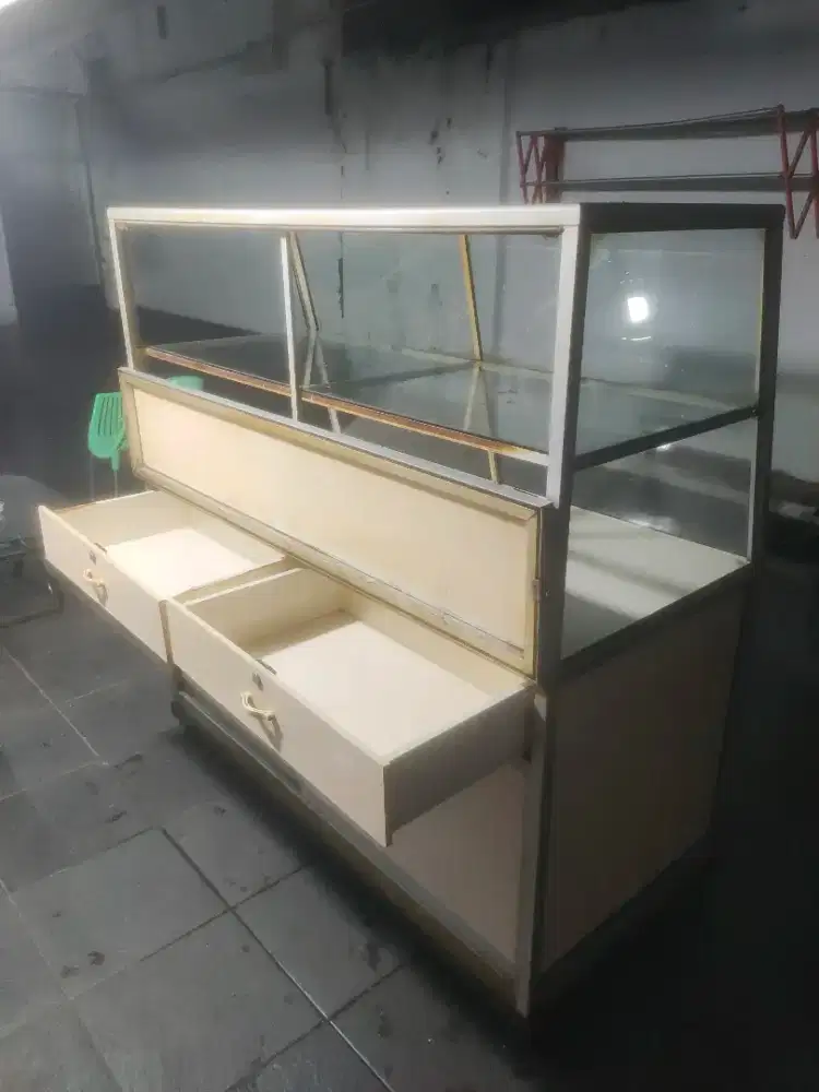 etalase jumbo alumunium