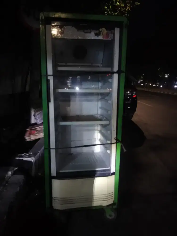 Dijual showcase polytron