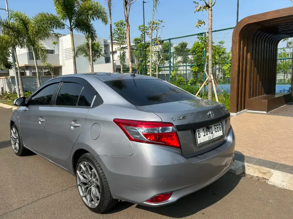 Vios gen 3 . Limo . 209
