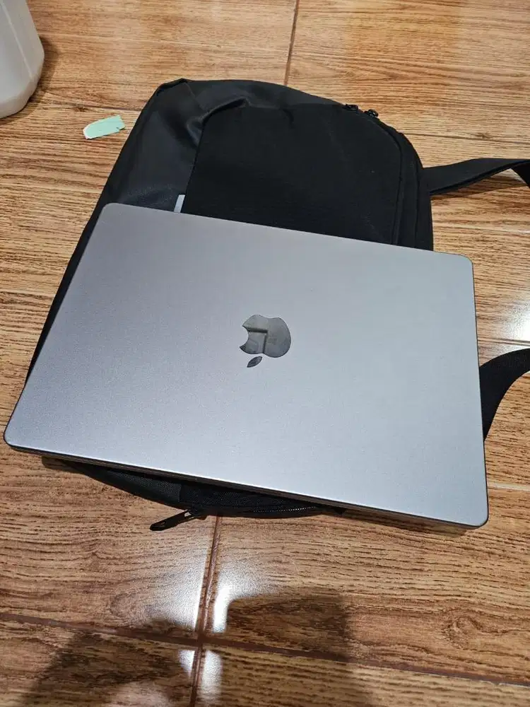 Macbook Pro M3 Komplit box