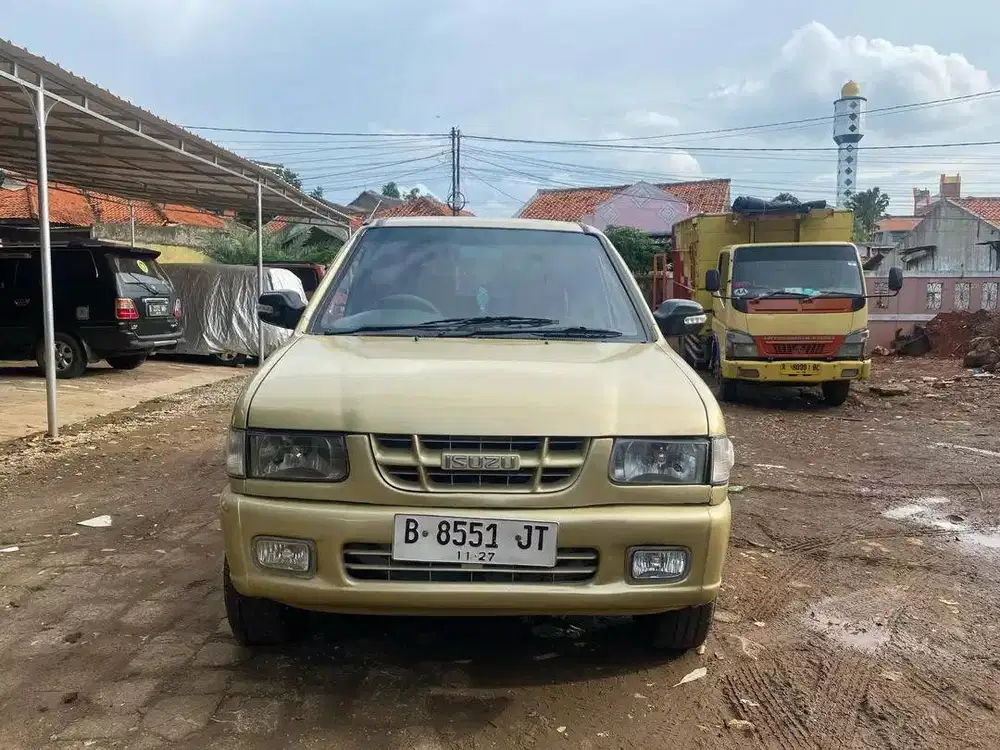 isuzu panther (2001)