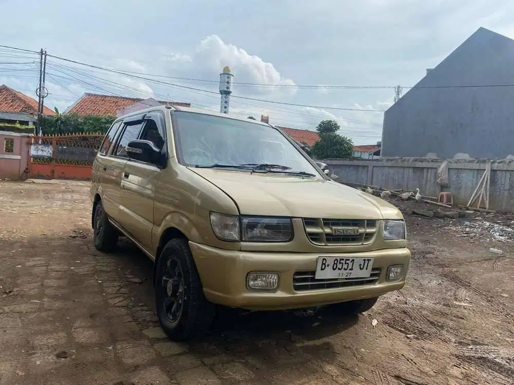 isuzu panther (2001)