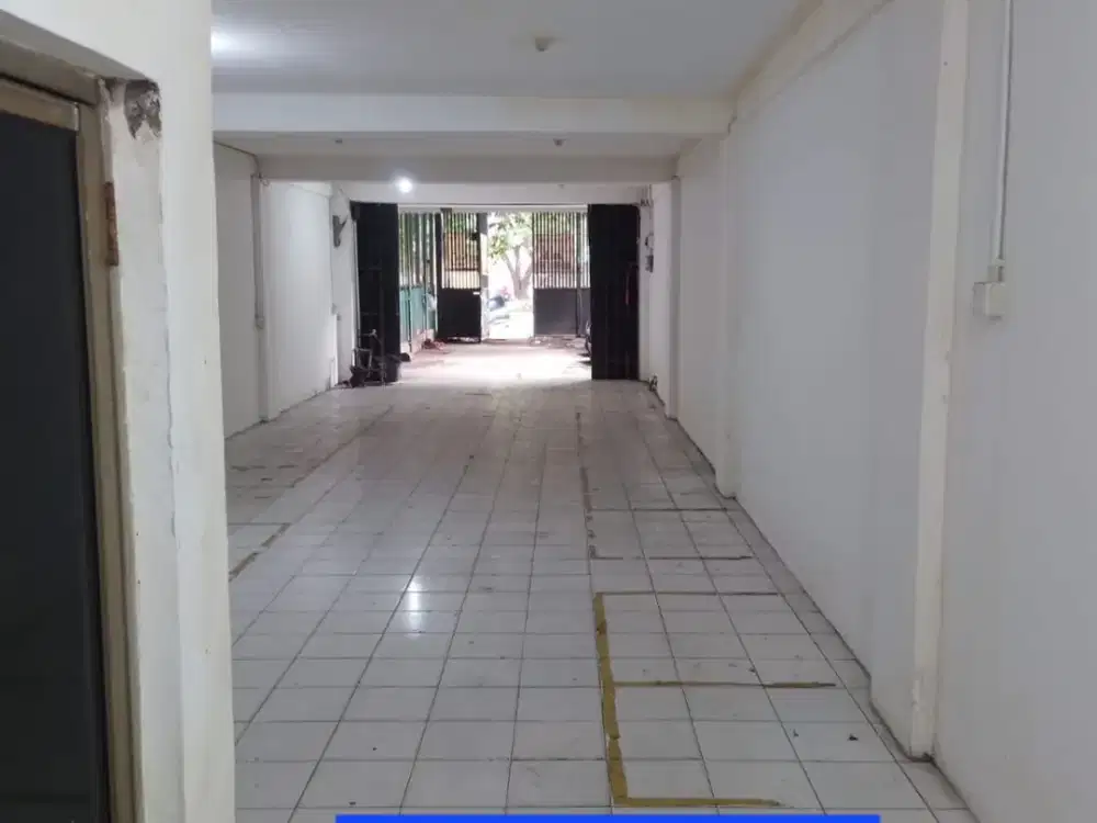 Disewakan cepat ruko di Pangeran Jayakarta pinggir jalan besar Jakarta Pusat