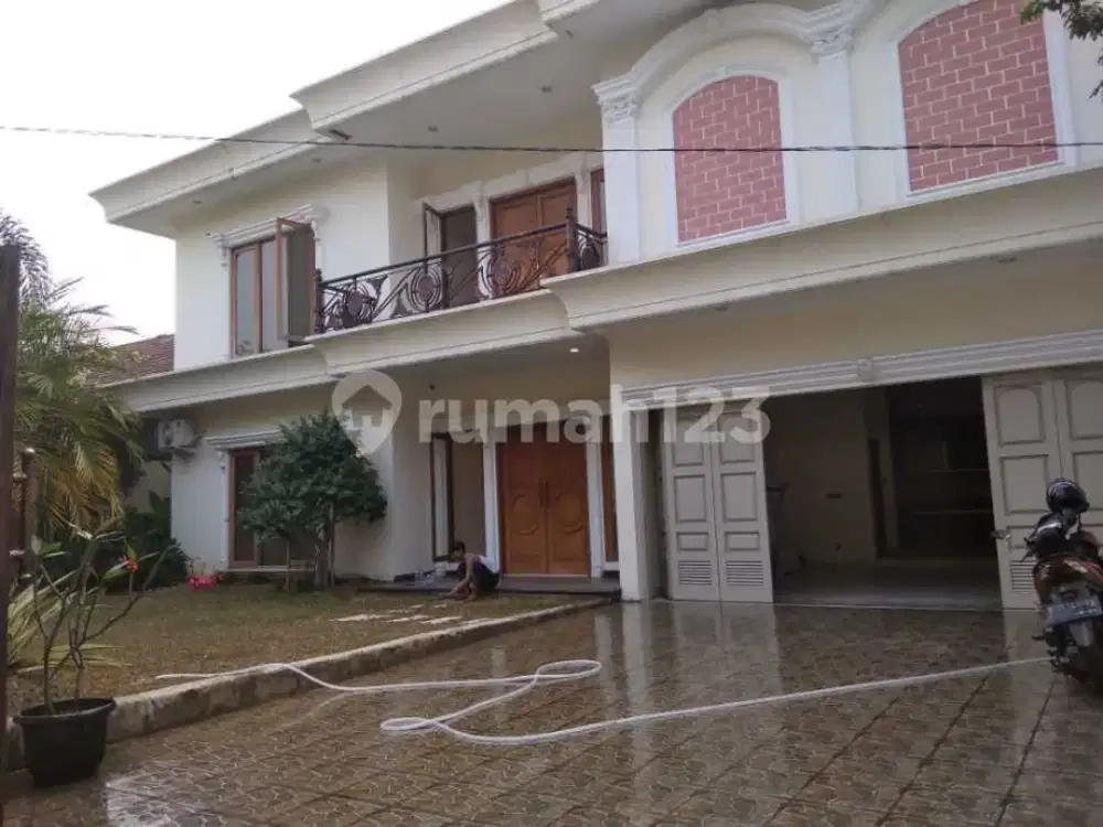 Dijual Rumah Pejaten Barat Lokasi Strategis Super Bagus